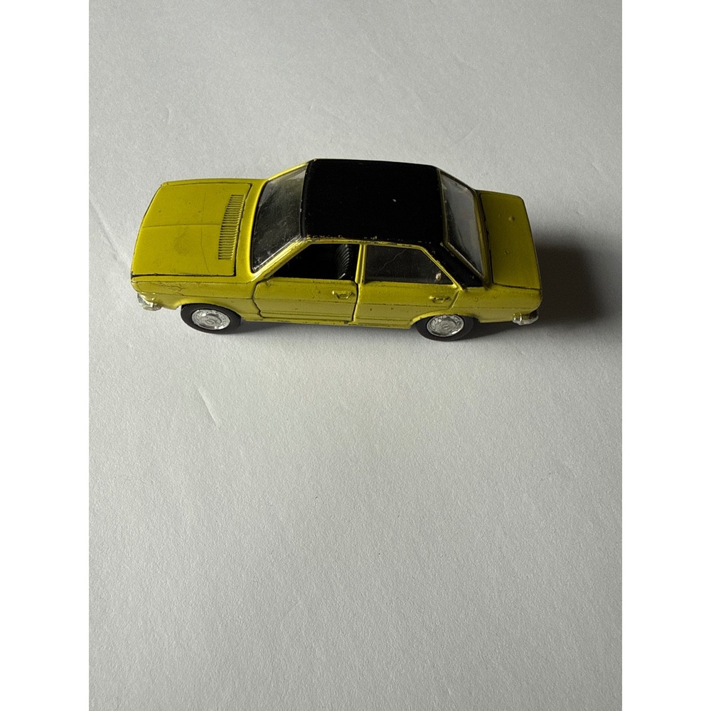Schuco Modell Audi 80 1:43 Diecast Car Yellow Black Roof Made‎ in Germany 301610